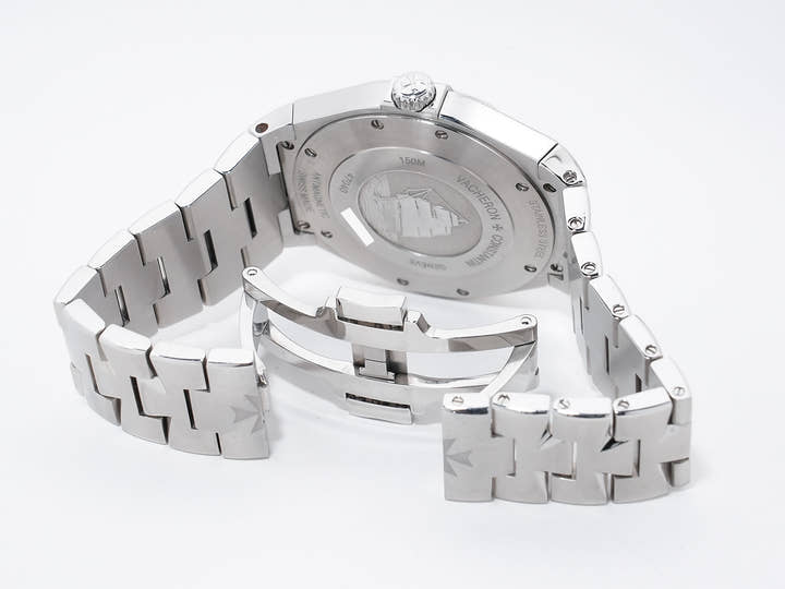 Vacheron Constantin Overseas Ref. 47040/B01A-9093 Stainless Steel White Dial Used rtjahegh