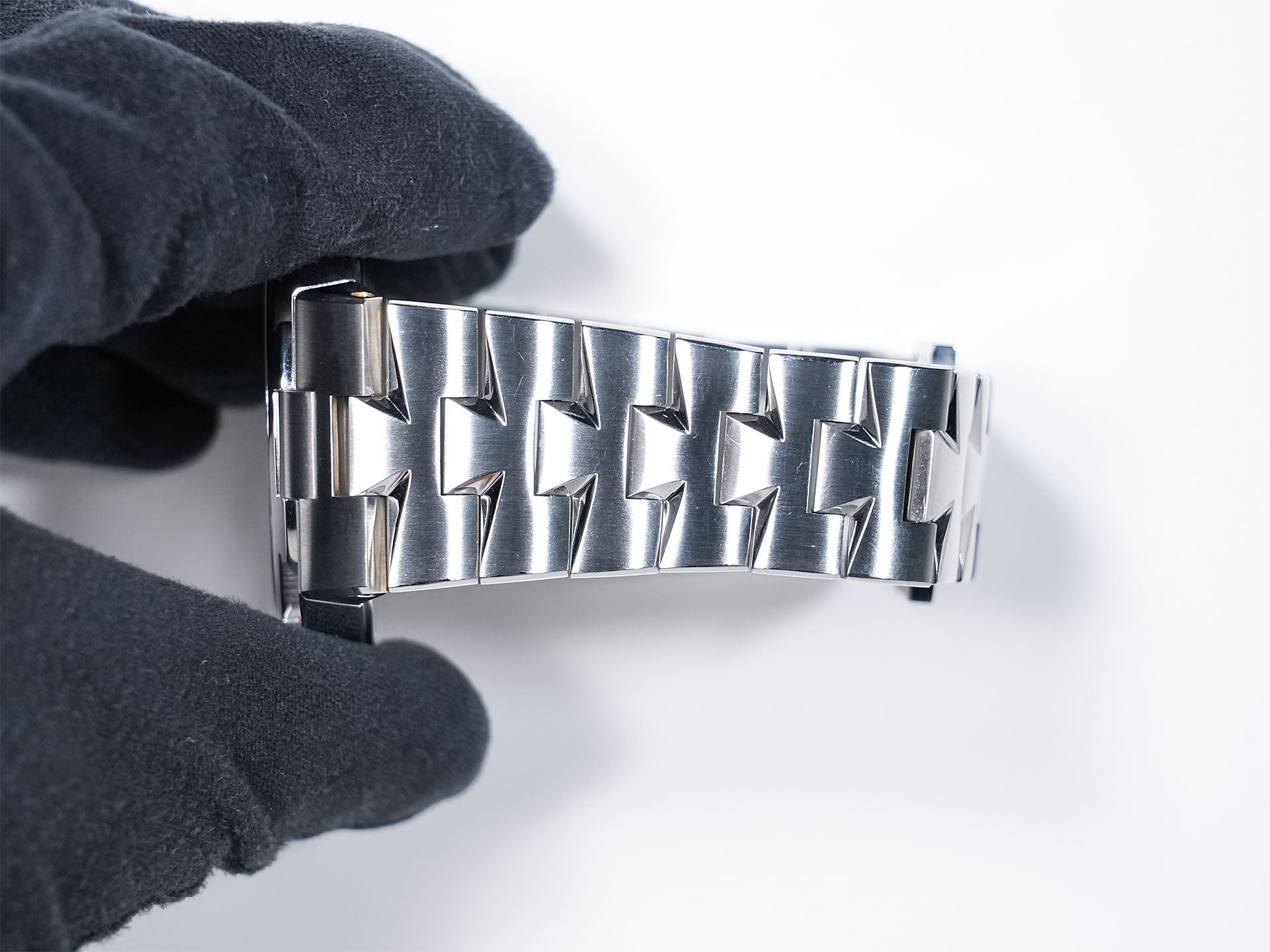 Vacheron Constantin Overseas Ref. 47040/B01A-9093 Stainless Steel White Dial Used rtjahegh