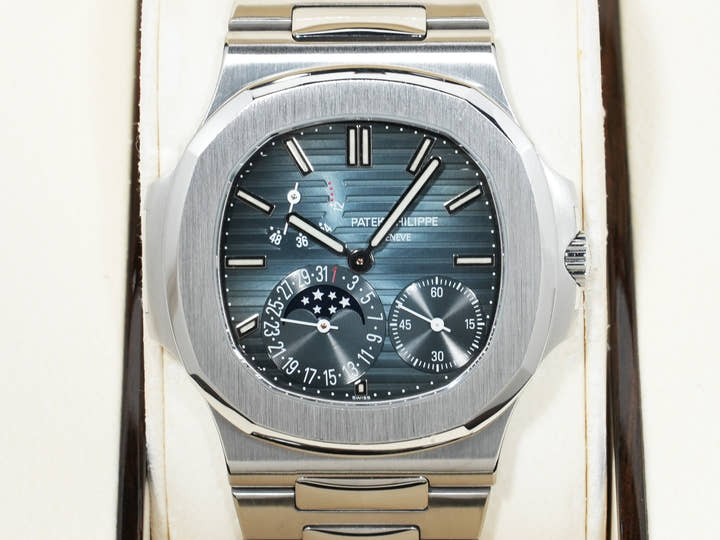 パテックフィリップ ノーチラス プチコンプリケーション Ref.5712/1A-001 ステンレススチール ブルー文字盤 中古 pcj94x3o