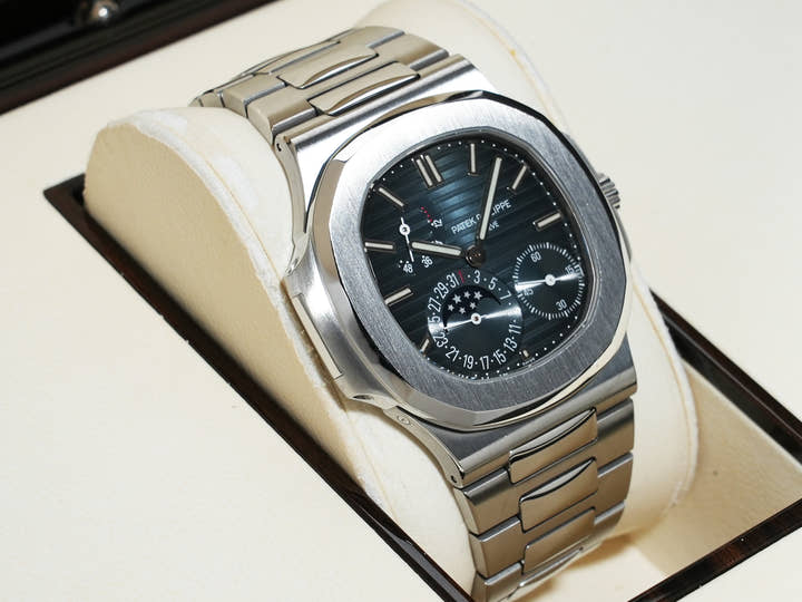 パテックフィリップ ノーチラス プチコンプリケーション Ref.5712/1A-001 ステンレススチール ブルー文字盤 中古 pcj94x3o