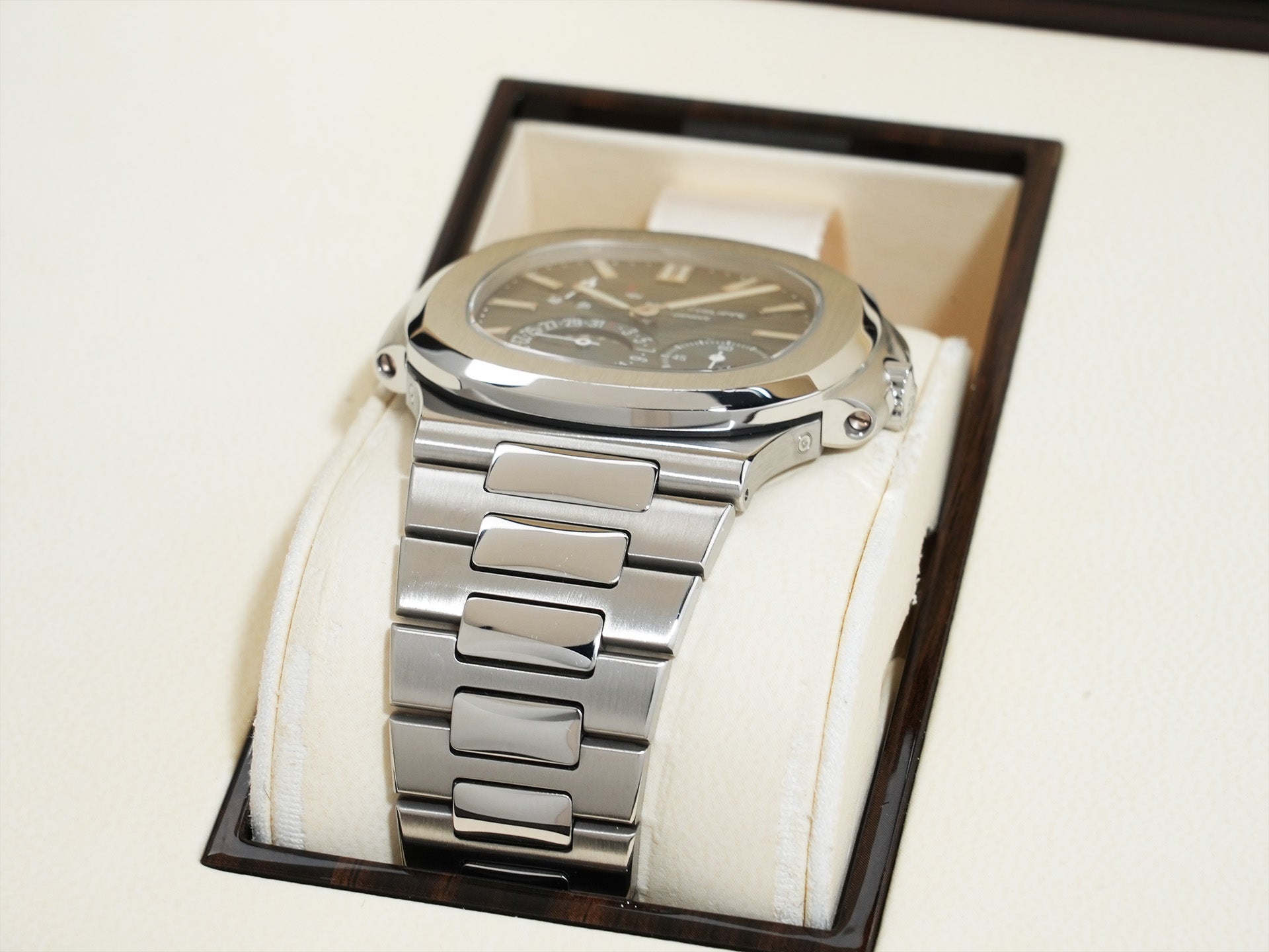 パテックフィリップ ノーチラス プチコンプリケーション Ref.5712/1A-001 ステンレススチール ブルー文字盤 中古 pcj94x3o