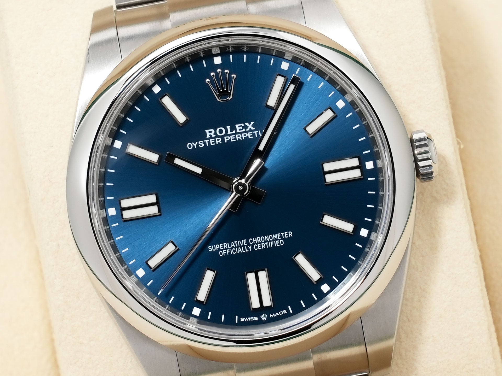 ロレックス オイスターパーペチュアル41 Ref.124300 ステンレススチール ブライトブルー文字盤 美中古 c8t3vggp