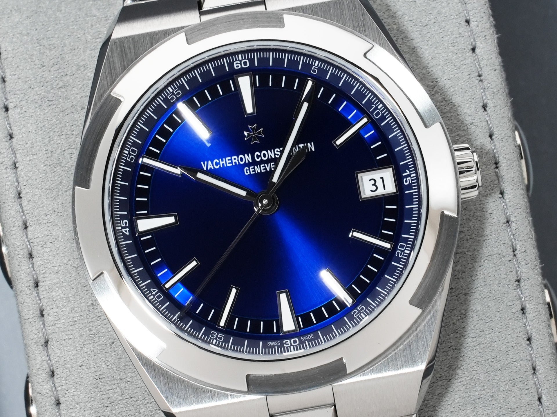 ヴァシュロンコンスタンタン オーヴァーシーズ オートマティック Ref.4520V/210A-B128 ステンレススチール ブルー文字盤 未使用 6ystyg98