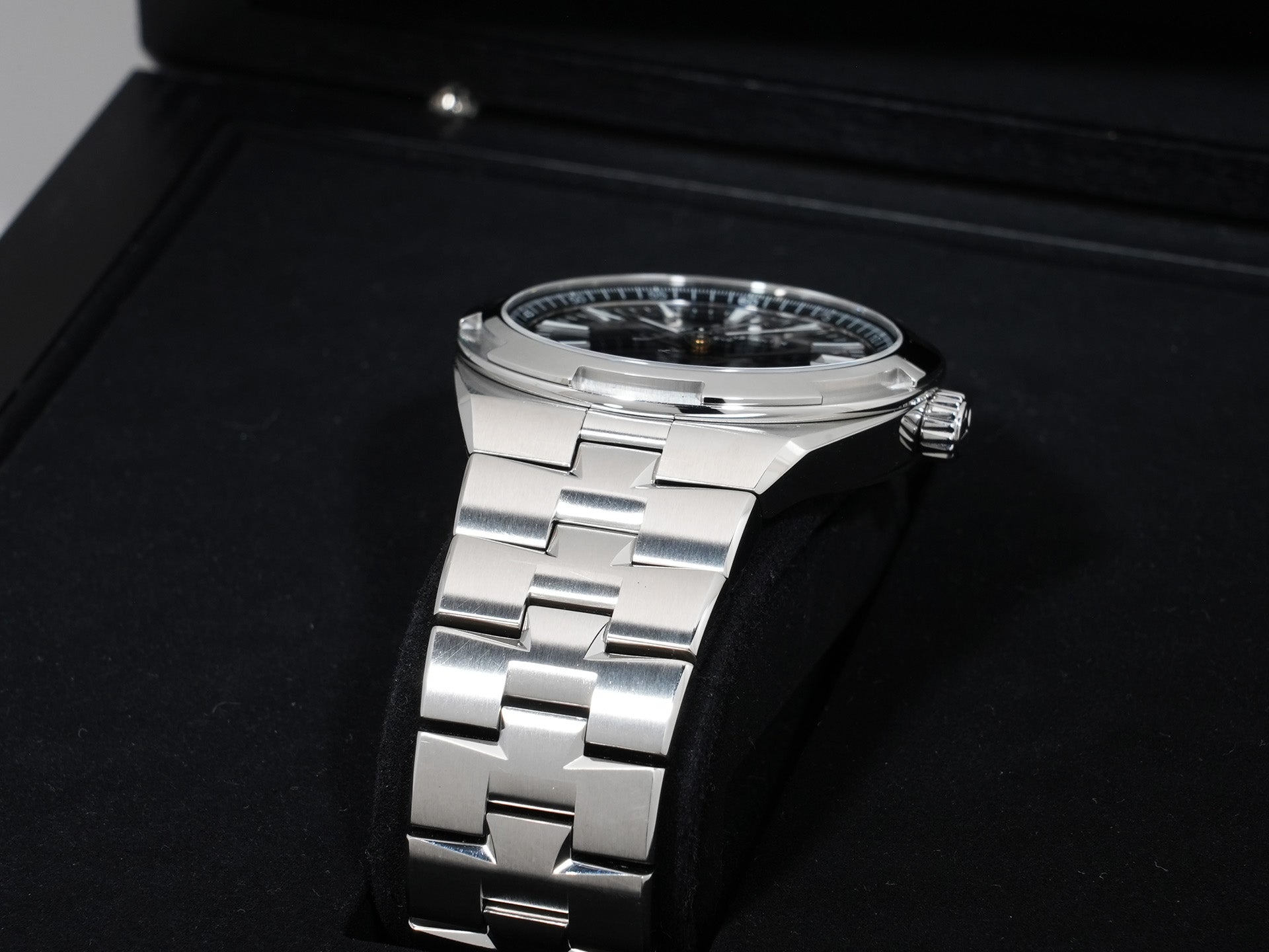 ヴァシュロンコンスタンタン オーヴァーシーズ Ref.4500V/110A-B483 ステンレススチール ブラック文字盤 中古 h8g8dfjq