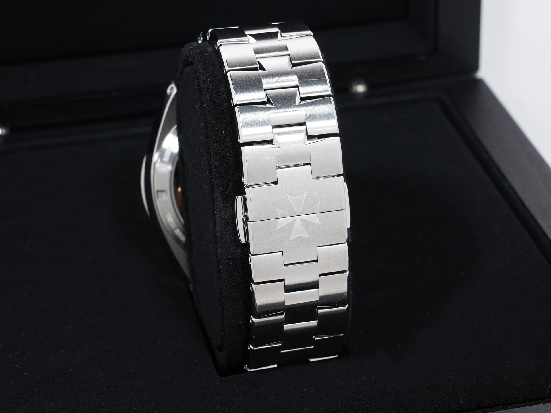 ヴァシュロンコンスタンタン オーヴァーシーズ Ref.4500V/110A-B483 ステンレススチール ブラック文字盤 中古 h8g8dfjq