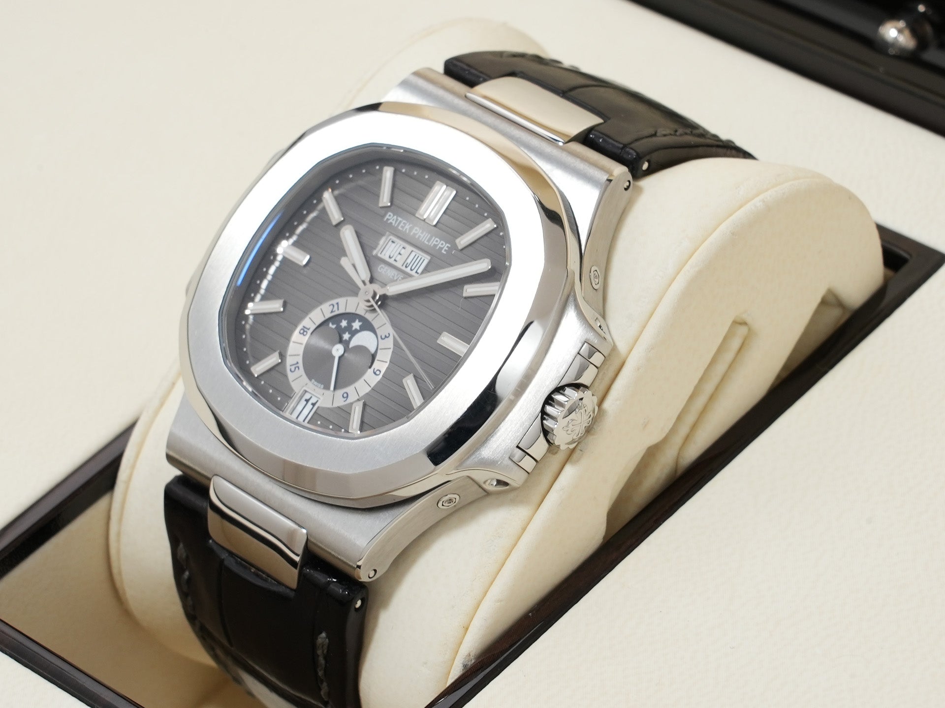 Patek Philippe Nautilus Annual Calendar Moon Phase Ref. 5726A-001 Stainless Steel Black Dial Pre-Owned 7e6yx222
