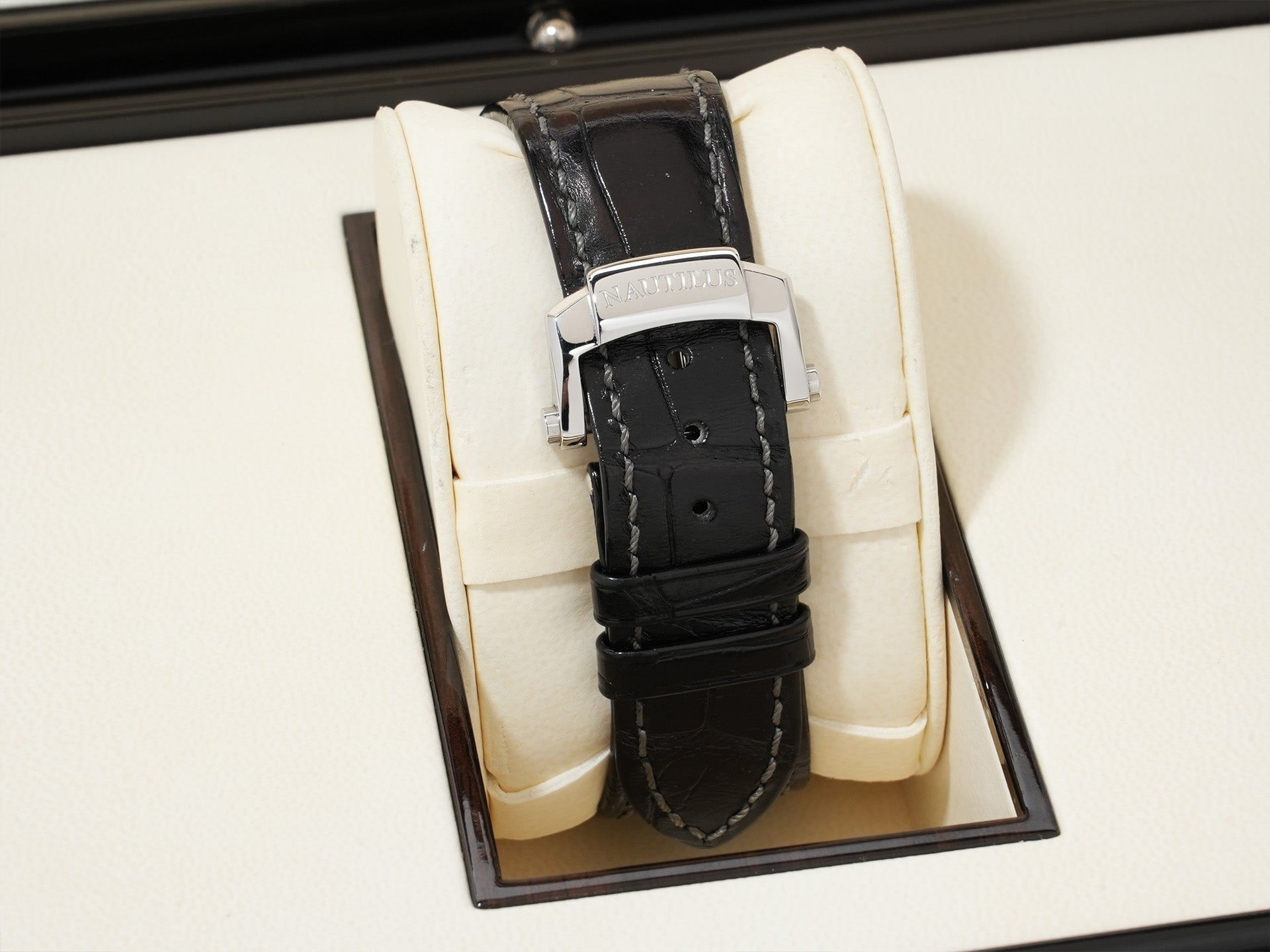 Patek Philippe Nautilus Annual Calendar Moon Phase Ref. 5726A-001 Stainless Steel Black Dial Pre-Owned 7e6yx222