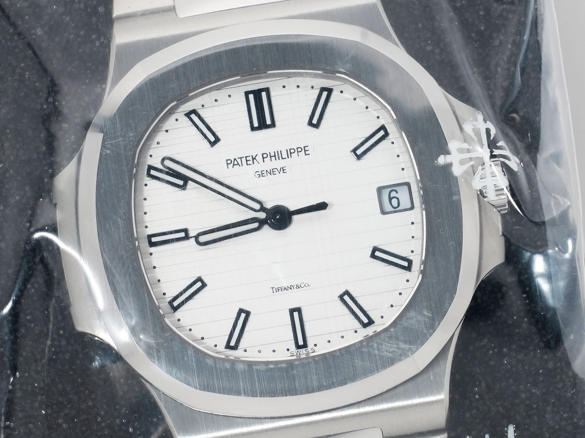 パテックフィリップ ノーチラス TIFFANY＆CO. Ref.5711/1A-011 ステンレススチール ホワイト文字盤 デッドストック gvgfug3n