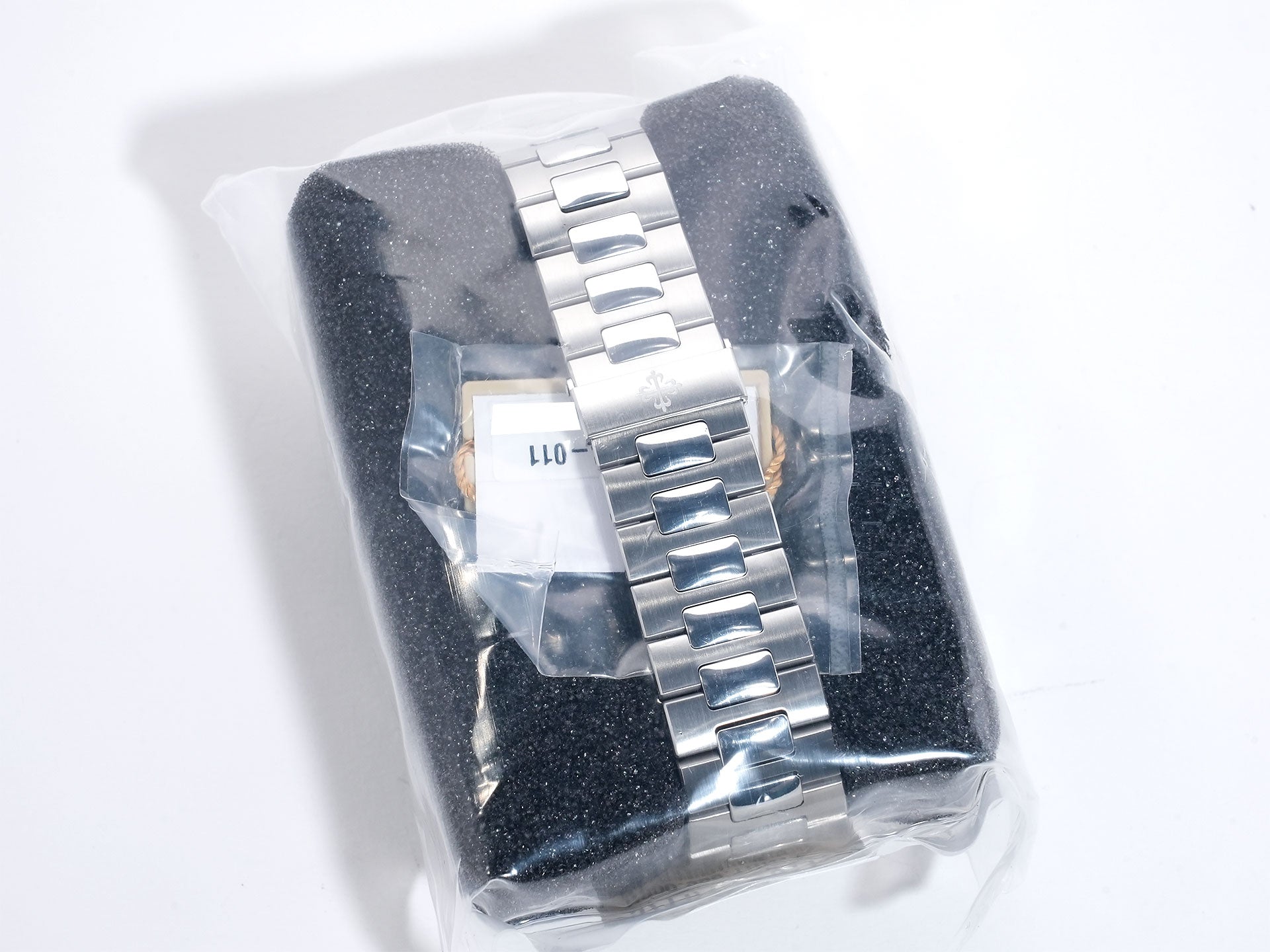 パテックフィリップ ノーチラス TIFFANY＆CO. Ref.5711/1A-011 ステンレススチール ホワイト文字盤 デッドストック gvgfug3n