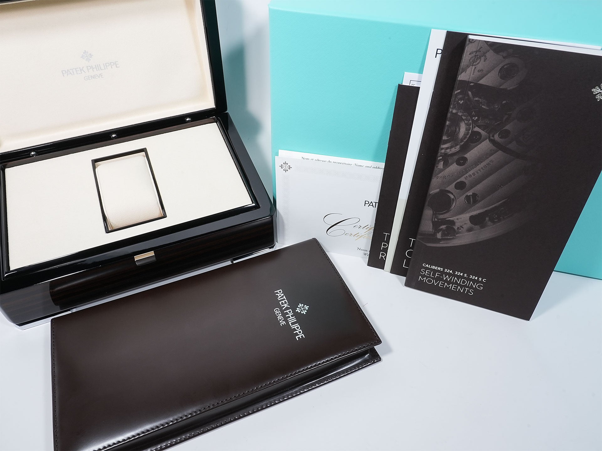パテックフィリップ ノーチラス TIFFANY＆CO. Ref.5711/1A-011 ステンレススチール ホワイト文字盤 デッドストック gvgfug3n