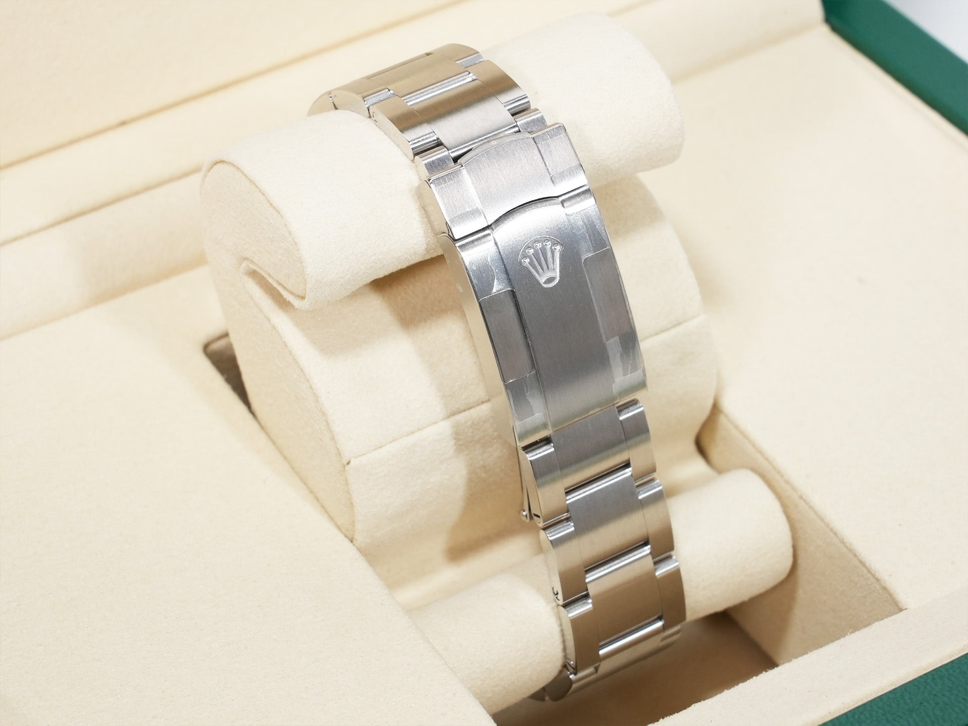 Rolex Oyster Perpetual 36 Ref. 126000 Stainless Steel Jubilee Motif Dial Unused zky8thjh