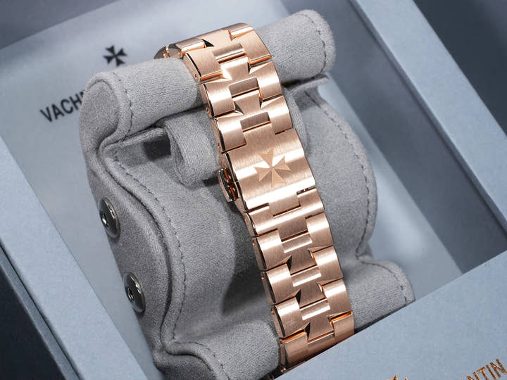 Vacheron Constantin Overseas Automatic Ref. 4520V/210R-B705 Pink Gold Blue Dial Unused ko26pcmc