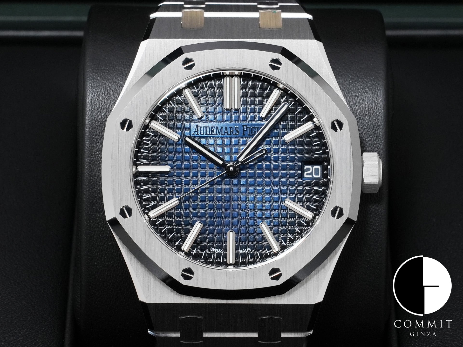 Audemars Piguet Royal Oak Ref.15510BC.OO.1320BC.04 White Gold Smoked Blue Dial Unused afn37e89