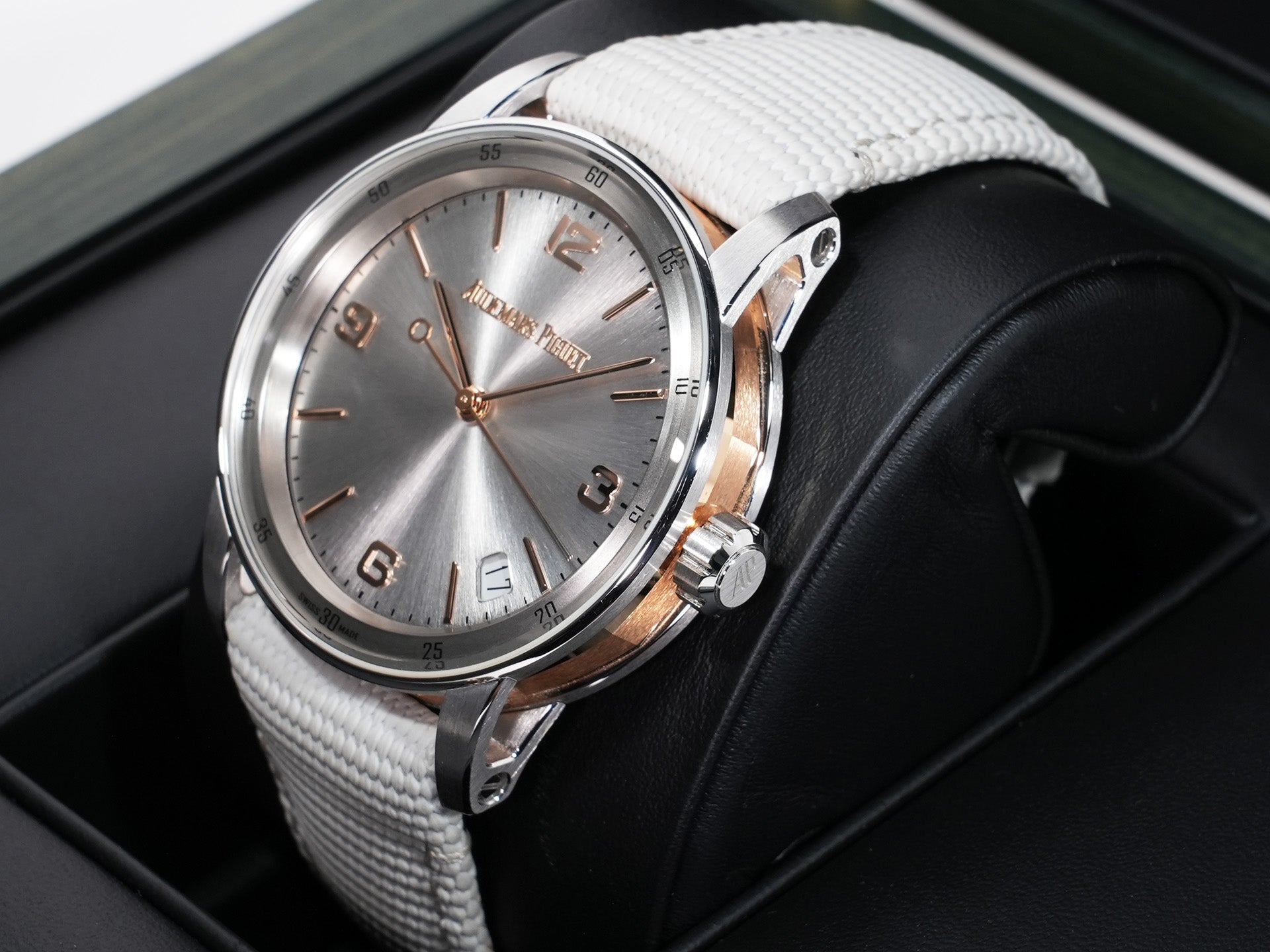 AUDEMARS PIGUET CODE 11.59 by Audemars Piguet Ref. 15210CR.OO.A008KB.01 White Gold/Pink Gold Gray Lacquer Dial Excellent Condition kf3nzaxb