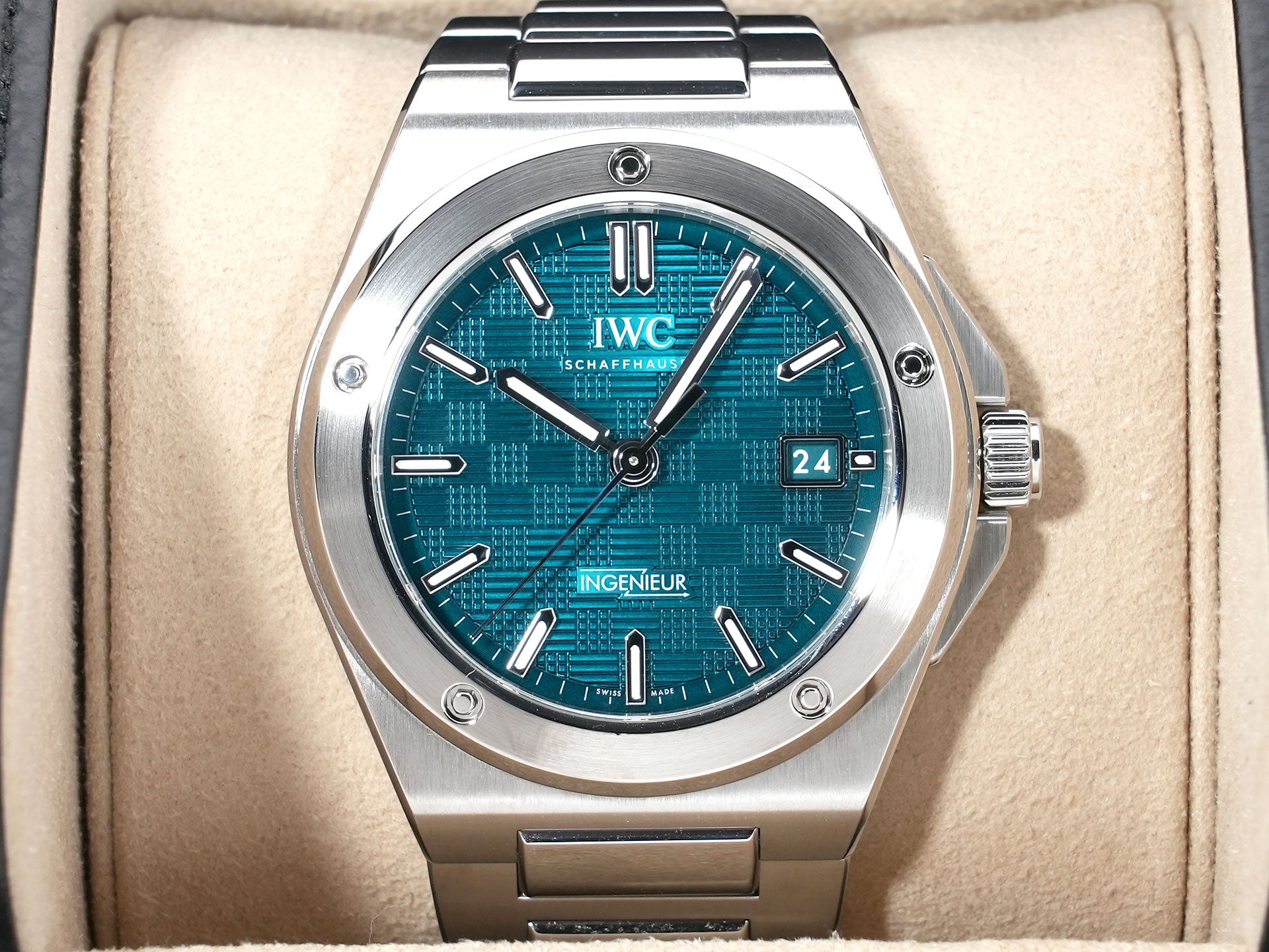 IWC Ingenieur Automatic 40 Ref. IW328903 Stainless Steel Green Dial Excellent Condition oq4zpmmn