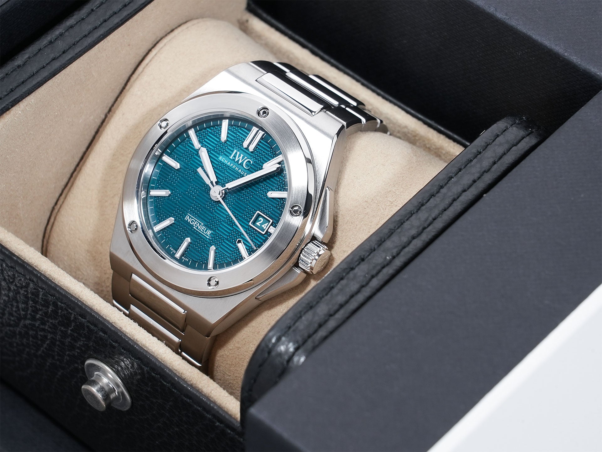 IWC Ingenieur Automatic 40 Ref. IW328903 Stainless Steel Green Dial Excellent Condition oq4zpmmn