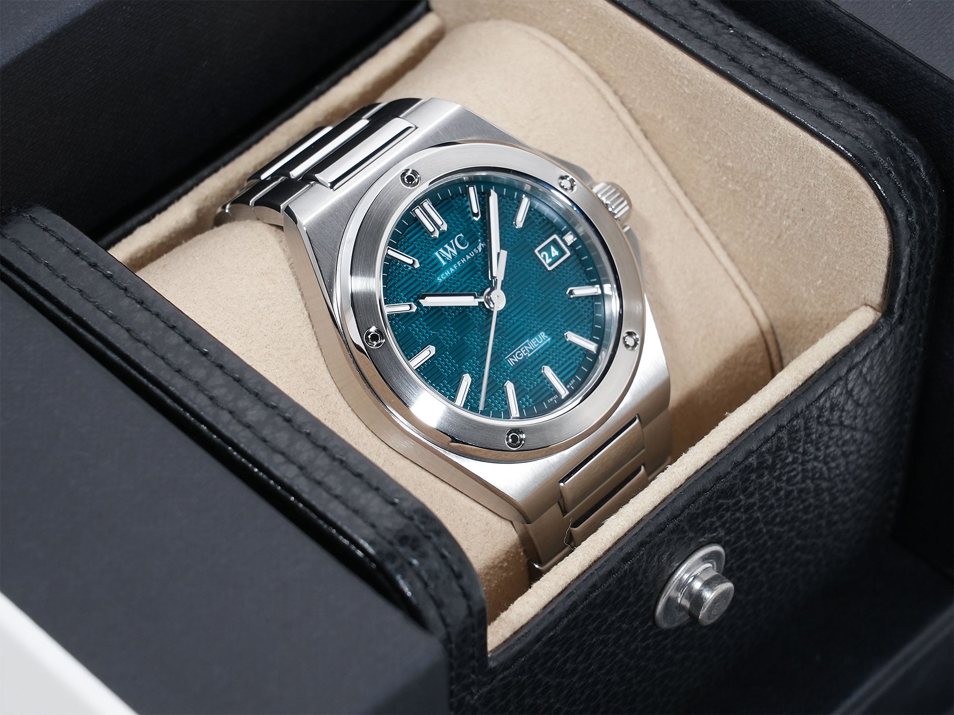 IWC Ingenieur Automatic 40 Ref. IW328903 Stainless Steel Green Dial Excellent Condition oq4zpmmn
