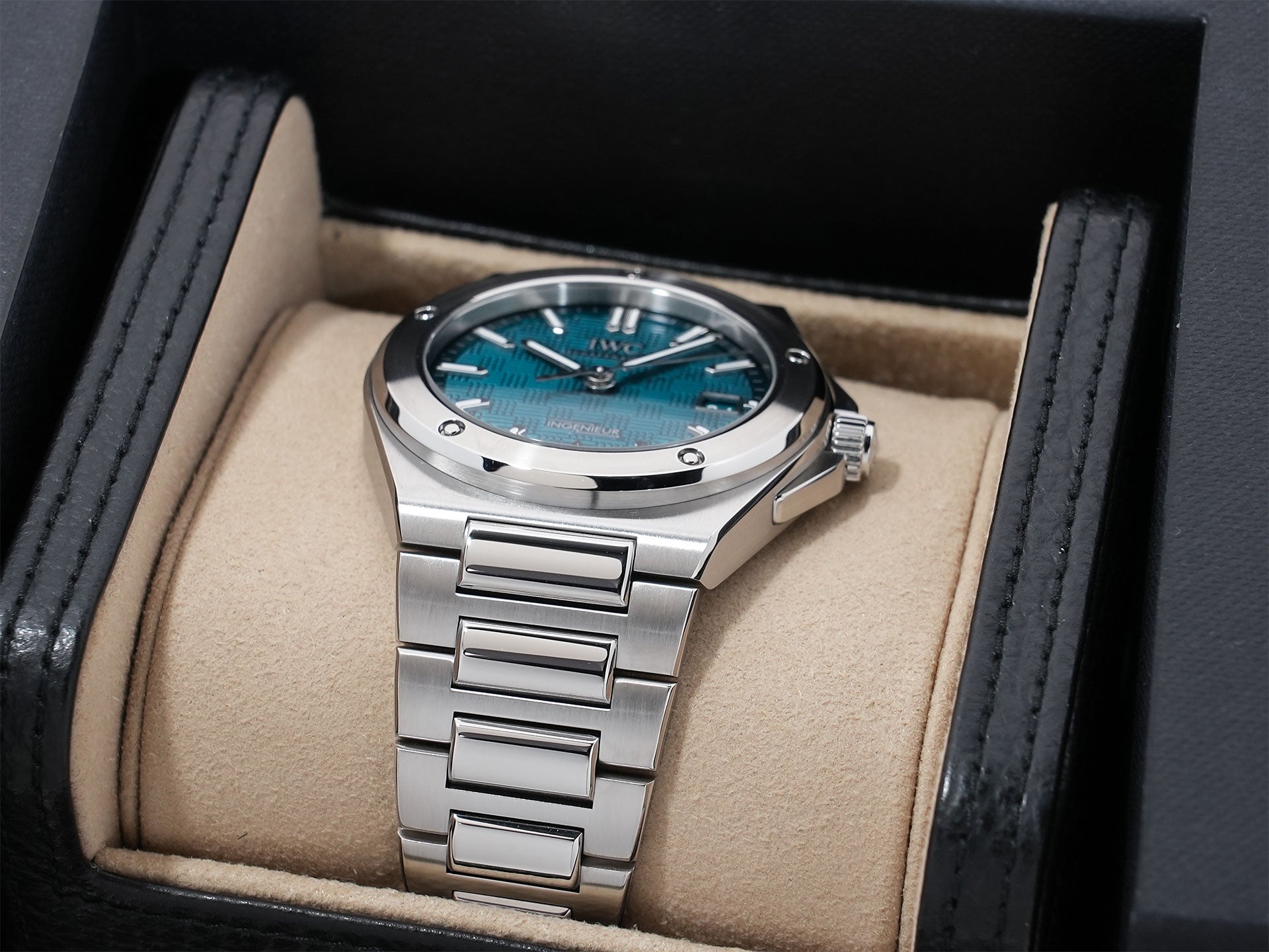 IWC Ingenieur Automatic 40 Ref. IW328903 Stainless Steel Green Dial Excellent Condition oq4zpmmn