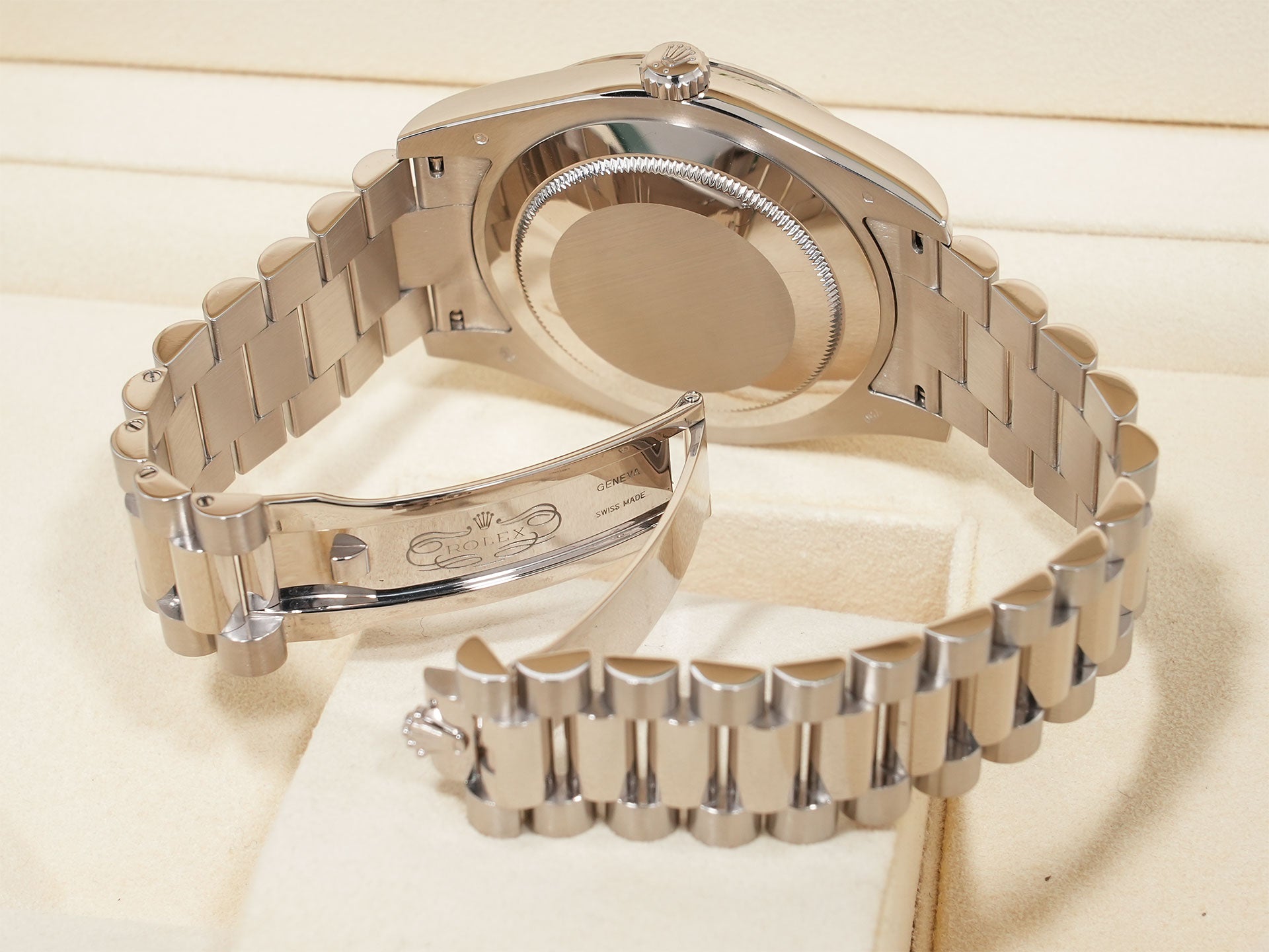 ROLEX Day-Date II Ref. 218239 White Gold Chocolate Roman Dial Excellent Condition bsyn8rsn