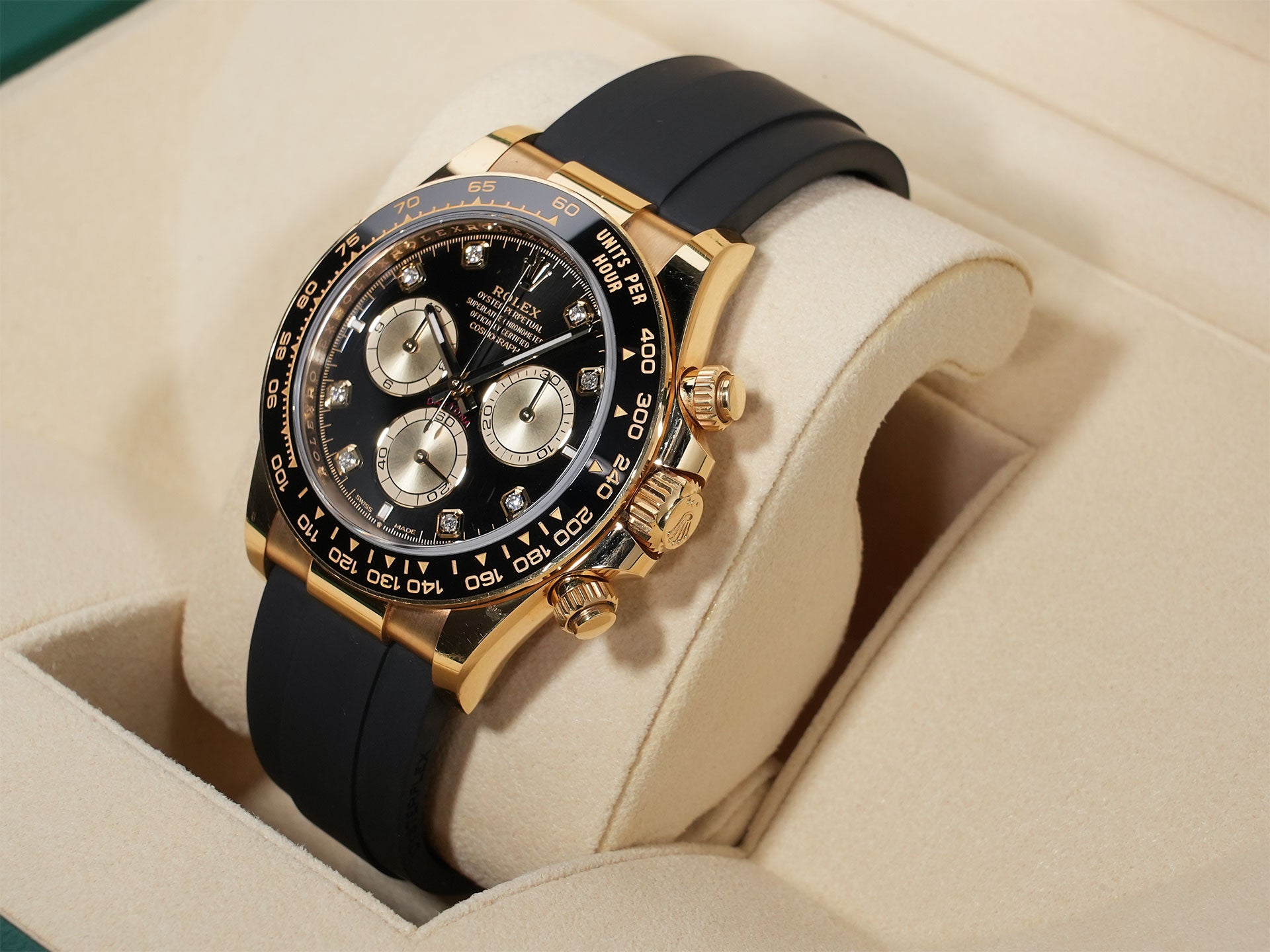 Rolex Daytona Ref. 126518LN Yellow Gold Bright Black x Golden x 8P Diamond Dial Pre-owned bnam8z92