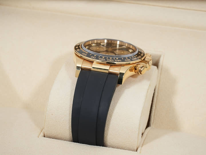 Rolex Daytona Ref. 126518LN Yellow Gold Bright Black x Golden x 8P Diamond Dial Pre-owned bnam8z92
