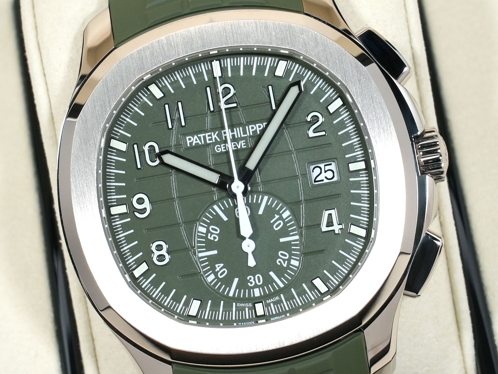 Patek Philippe Aquanaut Chronograph Ref. 5968G-010 White Gold Khaki Green Dial Unused cbsur2nj