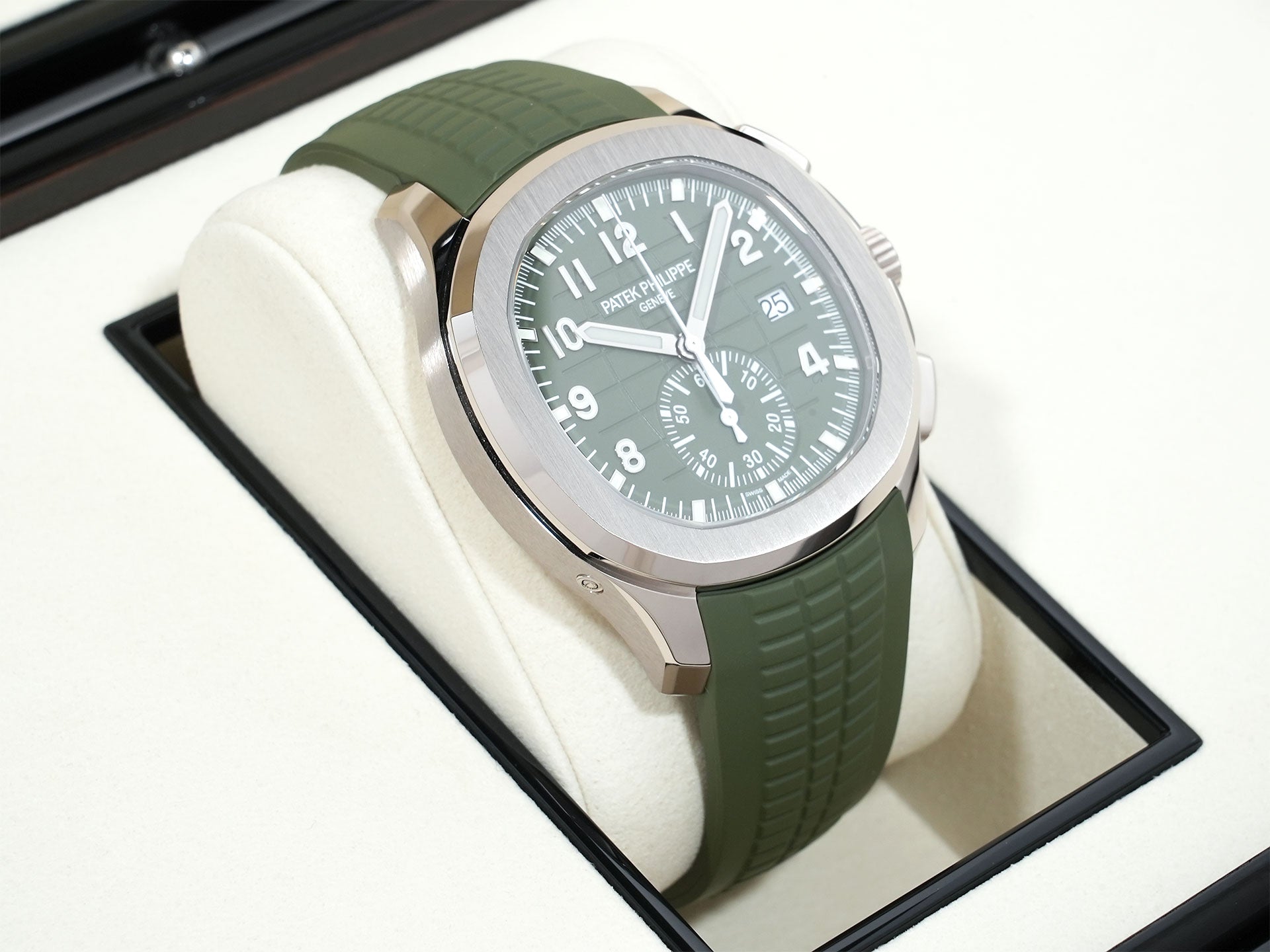 Patek Philippe Aquanaut Chronograph Ref. 5968G-010 White Gold Khaki Green Dial Unused cbsur2nj