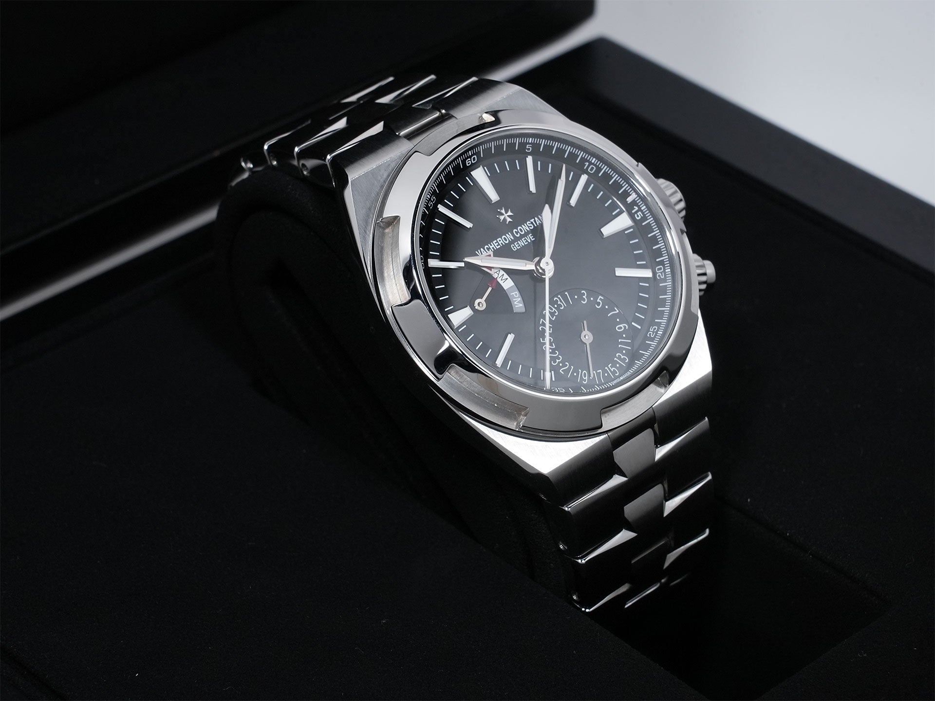 Vacheron Constantin Overseas Dual Time Ref.7900V/110A-B546 Stainless Steel Black Dial Pre-owned njppivkt