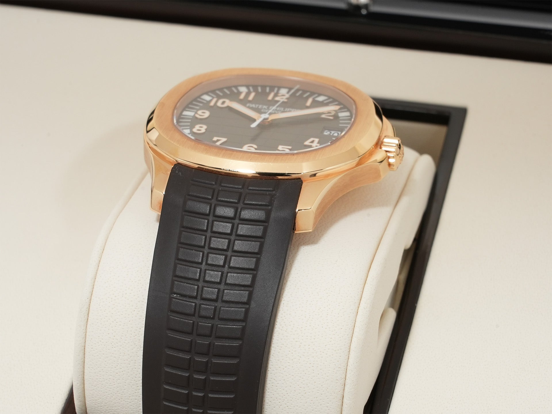 Patek Philippe Aquanaut Ref. 5167R-001 Rose Gold Brown Dial Used zc39rafz