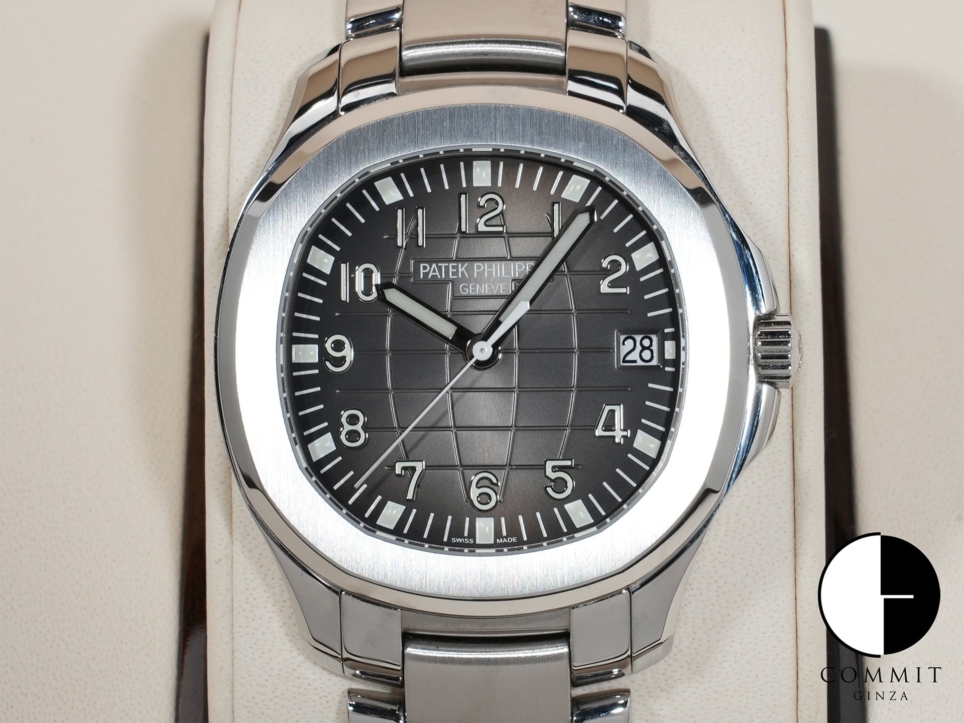 Patek Philippe Aquanaut Extra-Large Ref. 5167/1A-001 Stainless Steel Black Dial Pre-Owned 256dtjkx