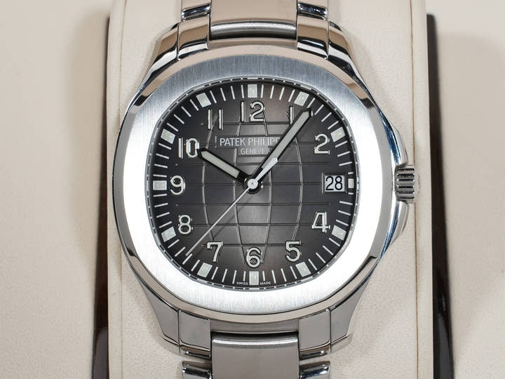Patek Philippe Aquanaut Extra-Large Ref. 5167/1A-001 Stainless Steel Black Dial Pre-Owned 256dtjkx