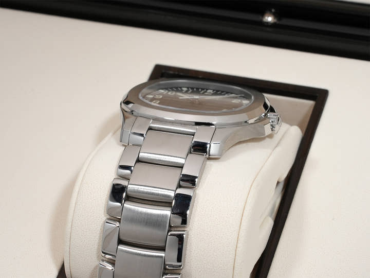 Patek Philippe Aquanaut Extra-Large Ref. 5167/1A-001 Stainless Steel Black Dial Pre-Owned 256dtjkx