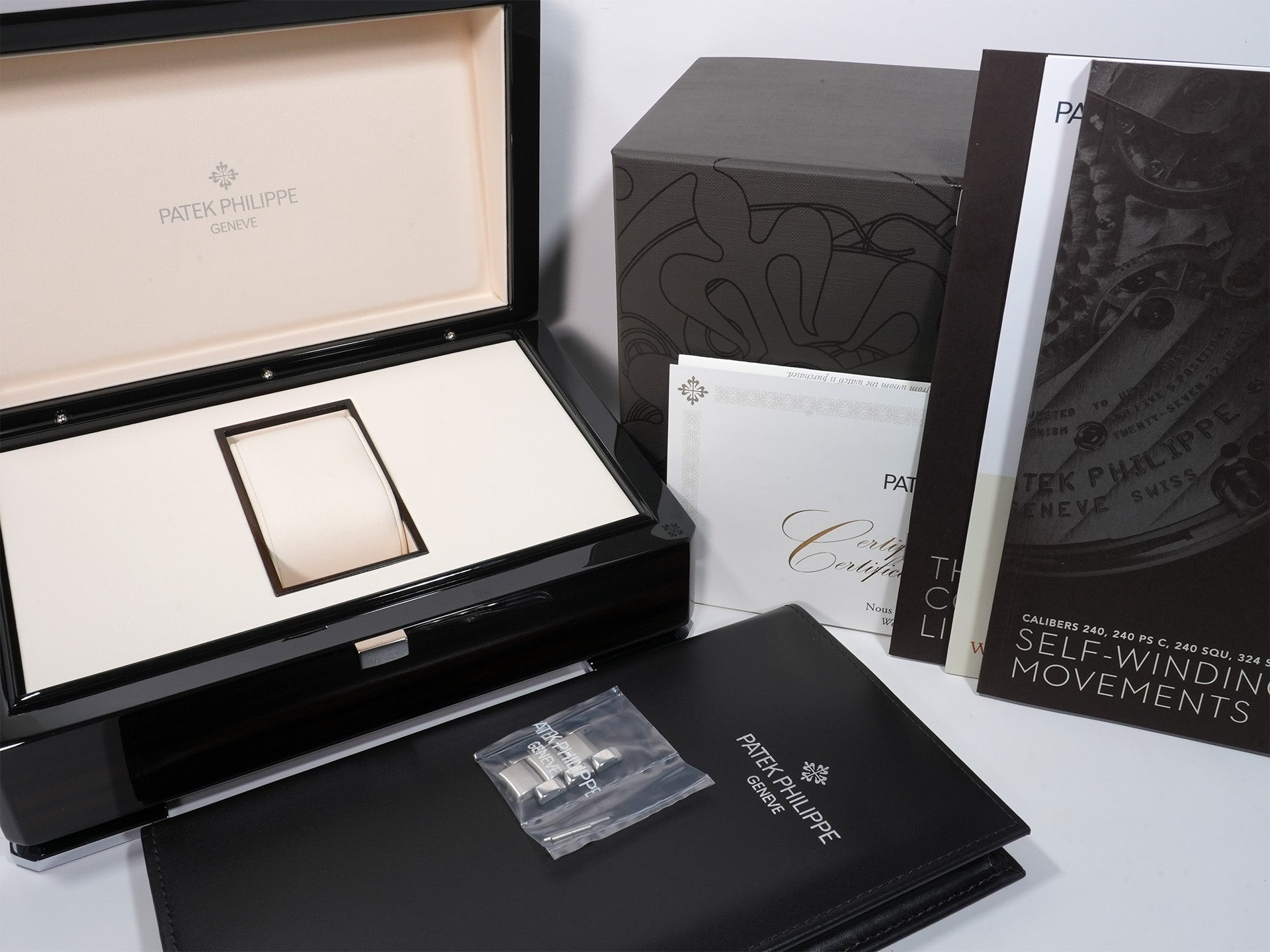Patek Philippe Aquanaut Extra-Large Ref. 5167/1A-001 Stainless Steel Black Dial Pre-Owned 256dtjkx