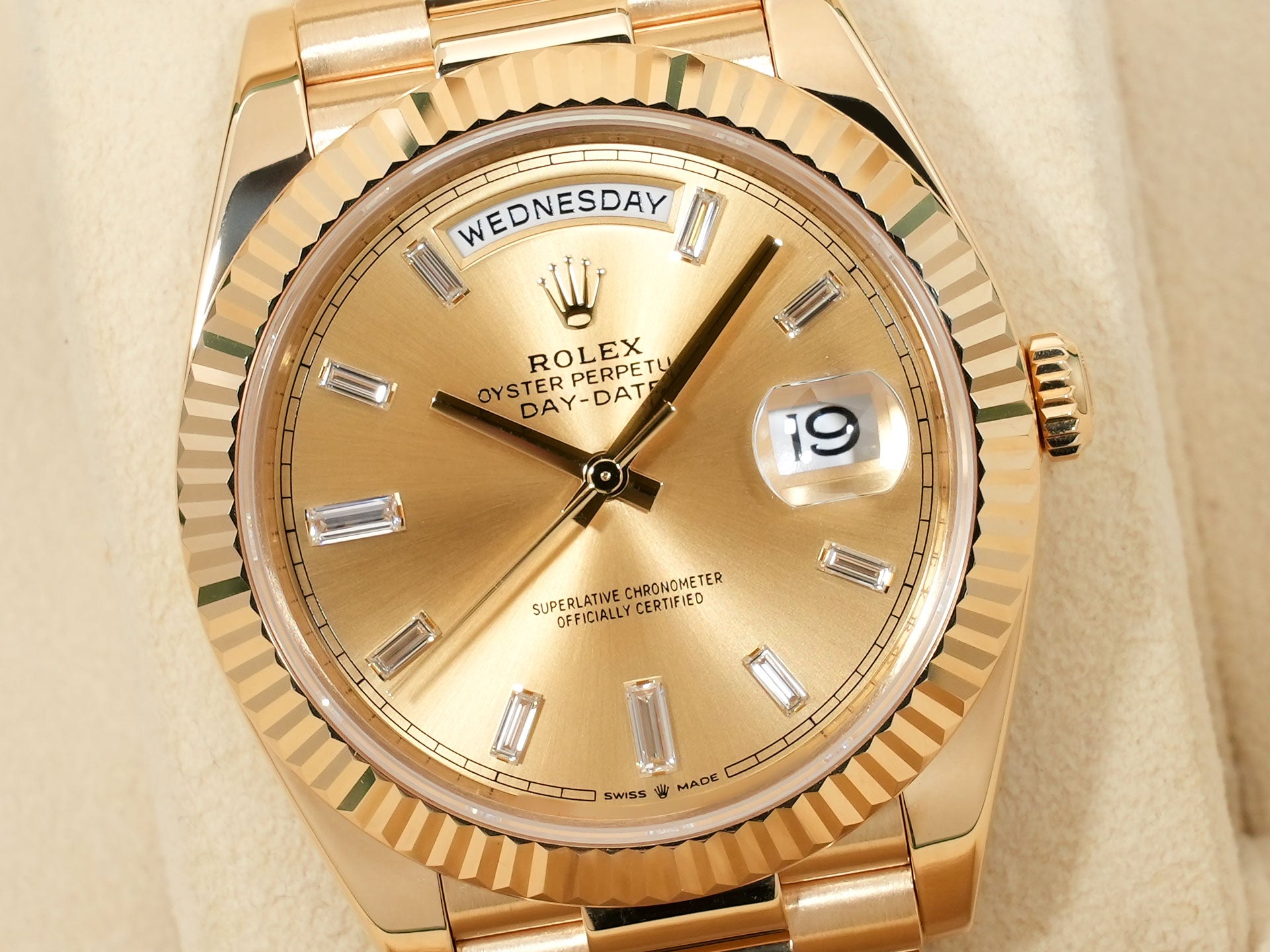 Rolex Day-Date 40 Ref.228238A Yellow Gold Champagne Gold x 10P Baguette Diamond Dial Excellent Used Condition 4ck5roaf