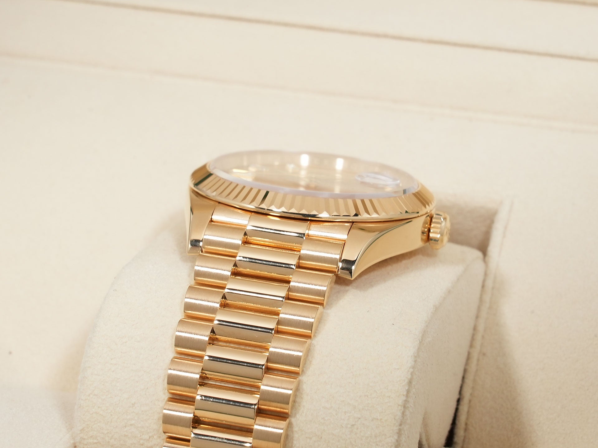 Rolex Day-Date 40 Ref.228238A Yellow Gold Champagne Gold x 10P Baguette Diamond Dial Excellent Used Condition 4ck5roaf