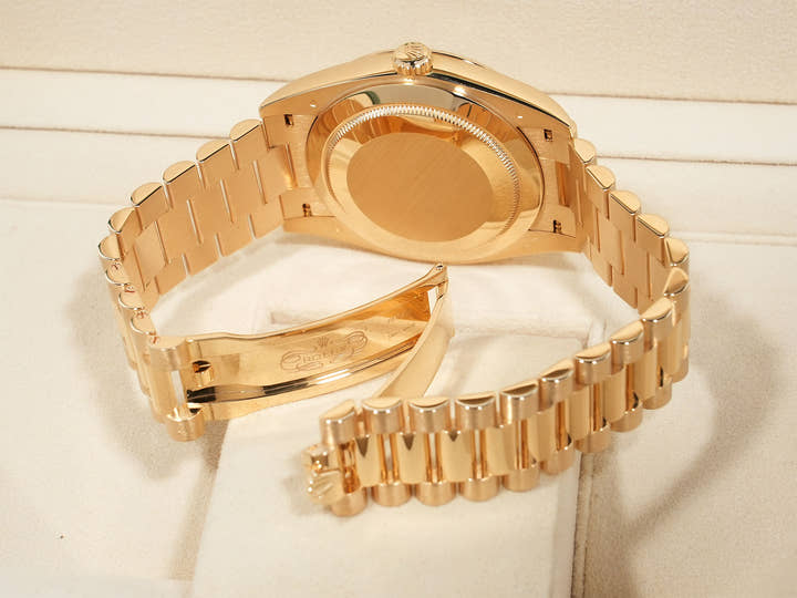 Rolex Day-Date 40 Ref.228238A Yellow Gold Champagne Gold x 10P Baguette Diamond Dial Excellent Used Condition 4ck5roaf