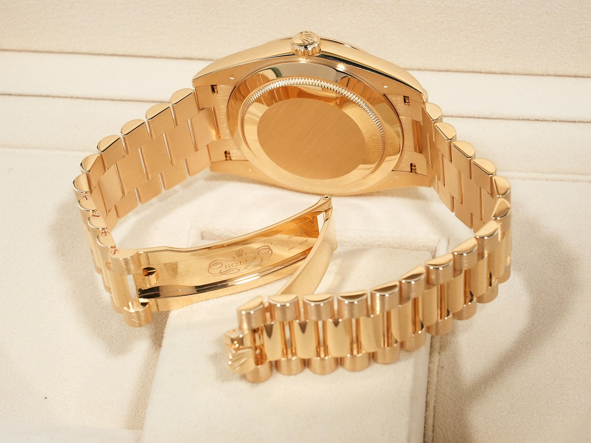 Rolex Day-Date 40 Ref.228238A Yellow Gold Champagne Gold x 10P Baguette Diamond Dial Excellent Used Condition 4ck5roaf