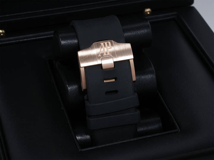 Audemars Piguet Royal Oak Offshore Chronograph Ref. 26401RO.OO.A002CA.01 Pink Gold Black Dial Excellent Condition 3vd2897x