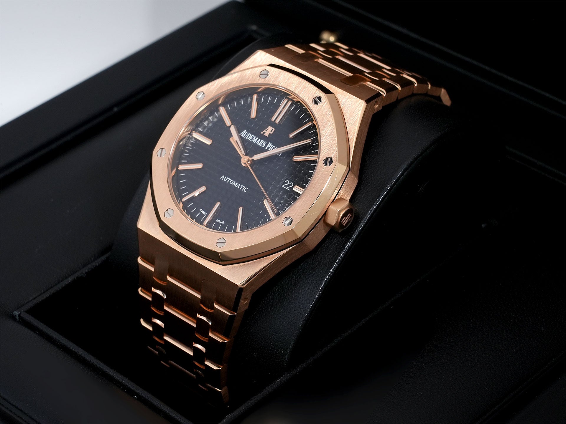 Audemars Piguet Royal Oak Ref.15400OR.OO.1220OR.01 Pink Gold Black Dial Used gboe2h5x
