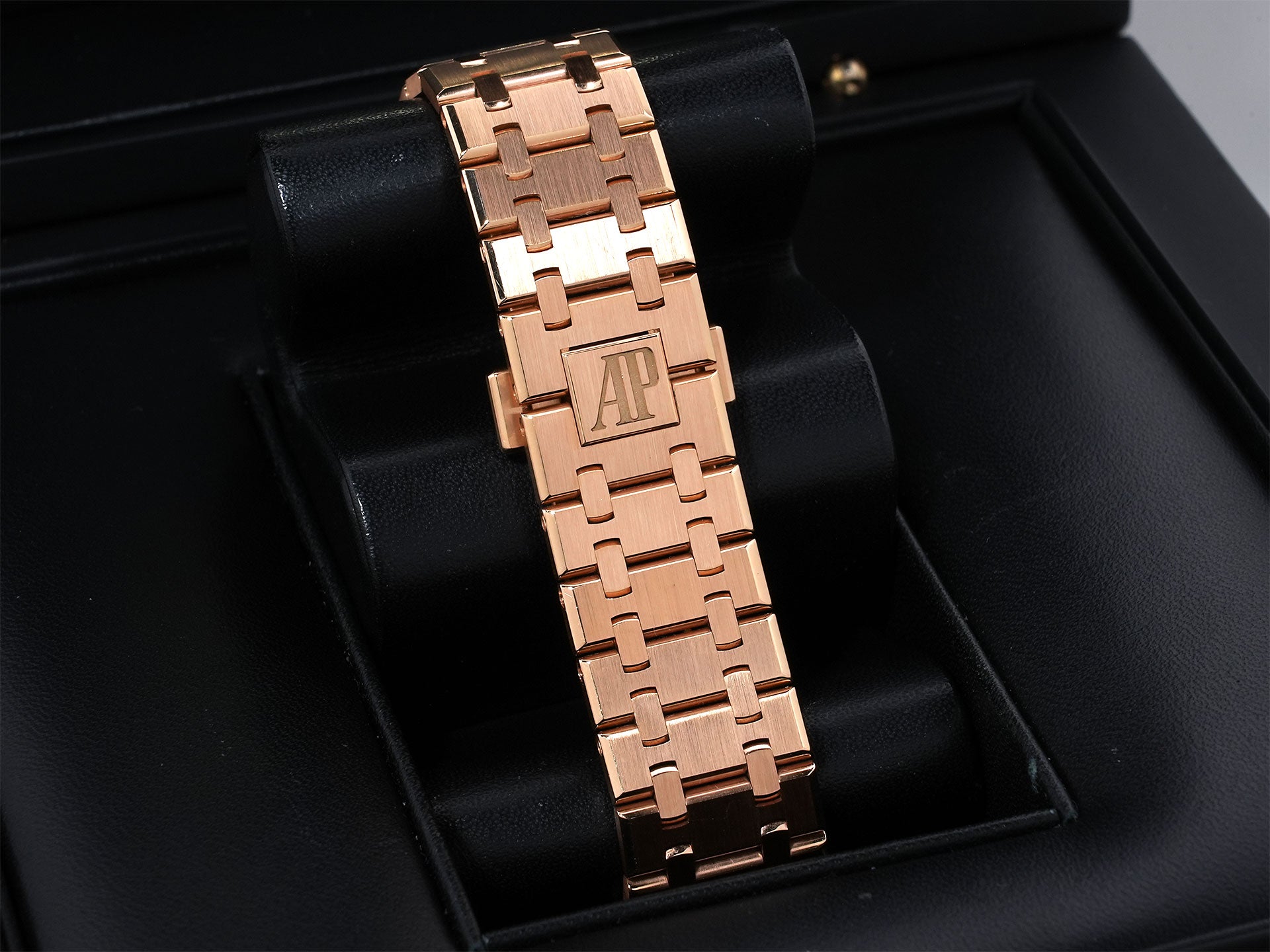 Audemars Piguet Royal Oak Ref.15400OR.OO.1220OR.01 Pink Gold Black Dial Used gboe2h5x