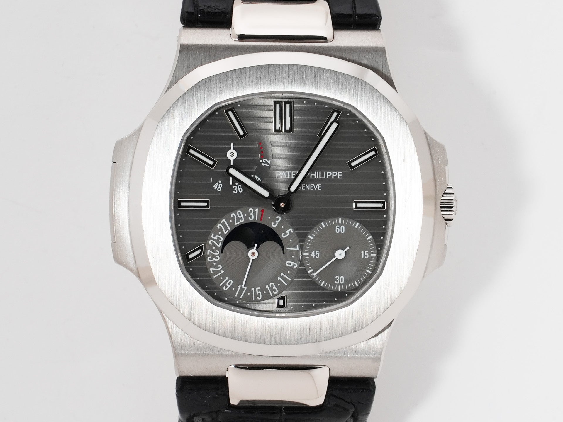 Patek Philippe Nautilus Petit Complication Ref. 5712G-001 White Gold Slate Dial Used v9vb62sf