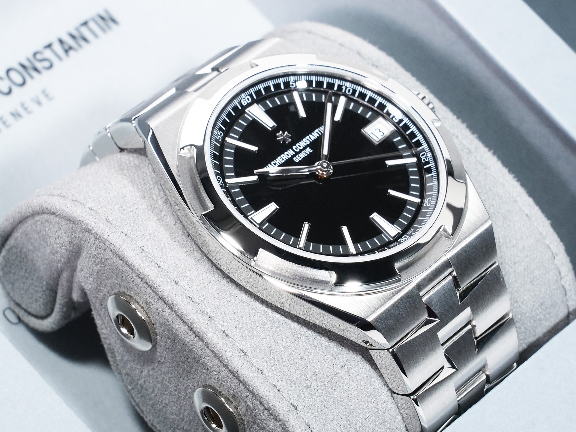 ヴァシュロンコンスタンタン オーヴァーシーズ オートマティック Ref.4520V/210A-B483 ステンレススチール ブラック文字盤 未使用 o22tf9h7