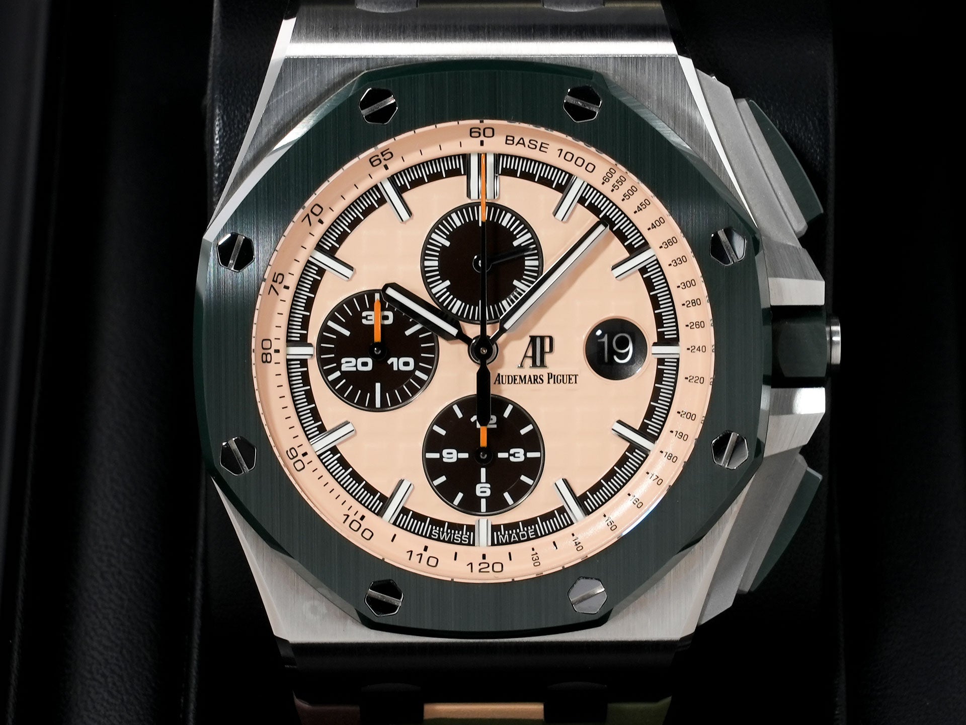 オーデマピゲ ロイヤルオーク オフショア クロノグラフ Ref.26400SO.OO.A054CA.01 ステンレススチール ベージュダイヤル（グランド・タペストリー）文字盤 極美品 ptfx3fng