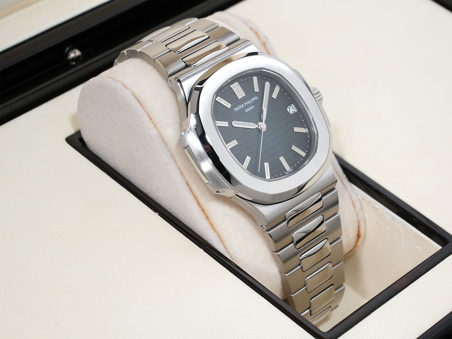 パテックフィリップ ノーチラス Ref.5711/1A-001 ステンレススチール ブルー文字盤 美品 7gmw7d45
