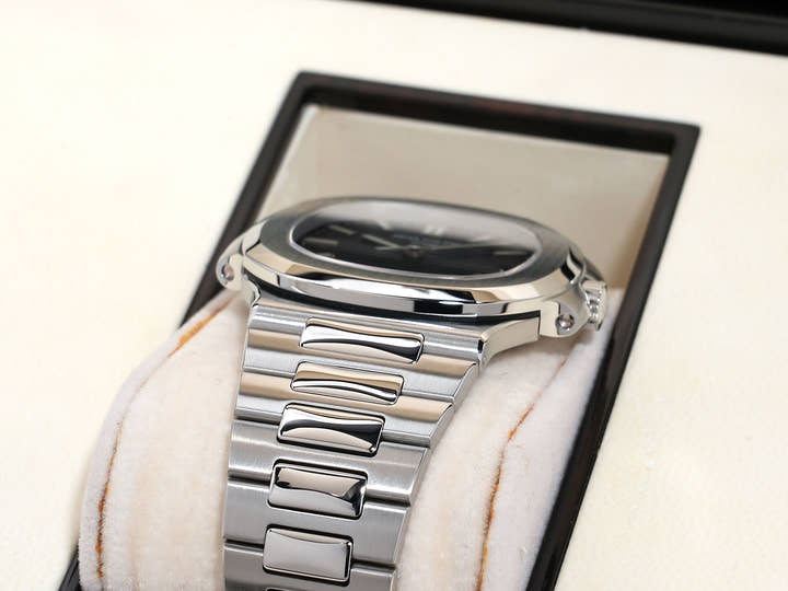 パテックフィリップ ノーチラス Ref.5711/1A-001 ステンレススチール ブルー文字盤 美品 7gmw7d45