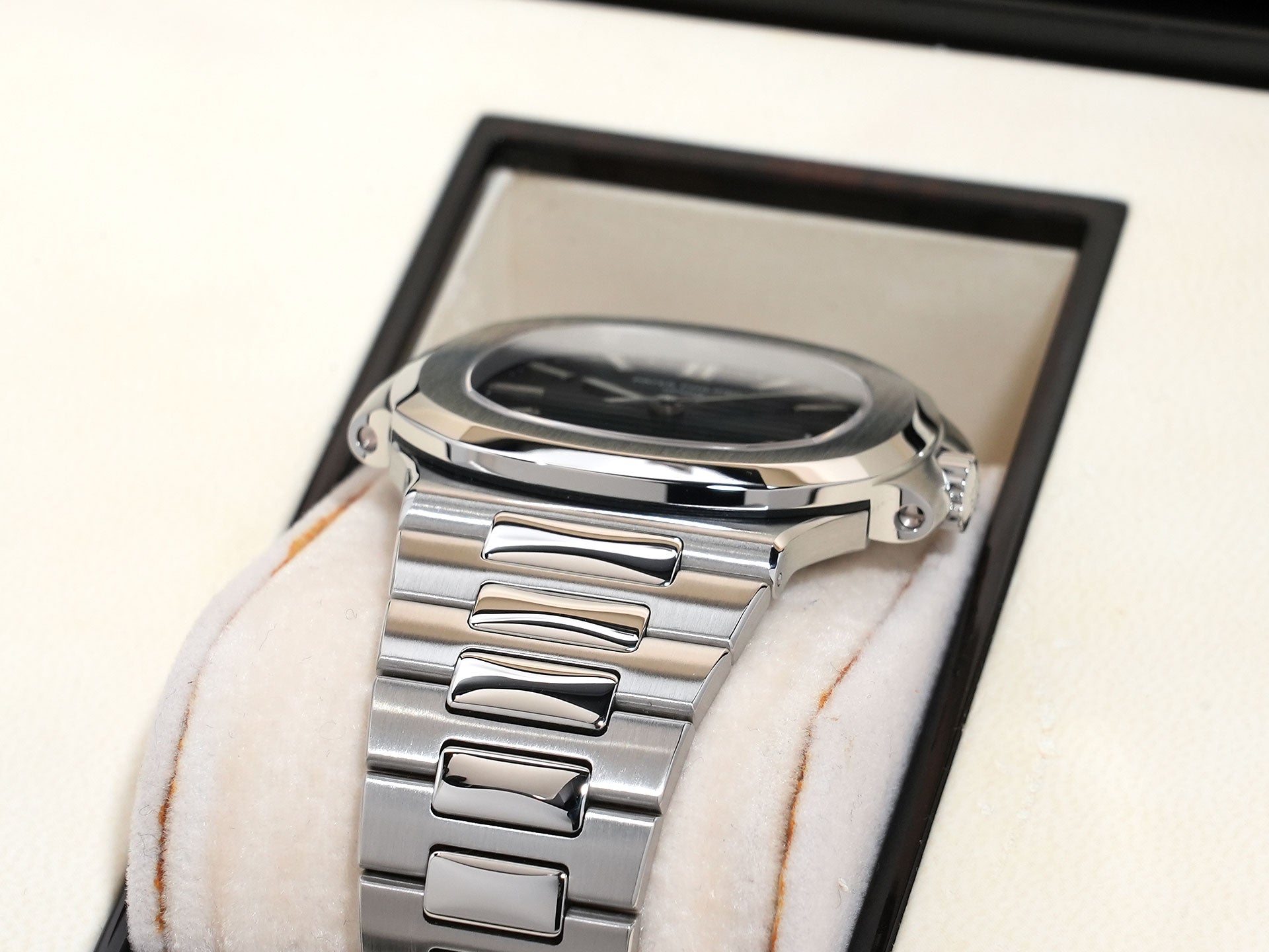 パテックフィリップ ノーチラス Ref.5711/1A-001 ステンレススチール ブルー文字盤 美品 7gmw7d45