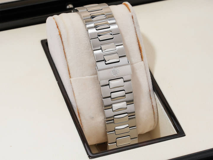 パテックフィリップ ノーチラス Ref.5711/1A-001 ステンレススチール ブルー文字盤 美品 7gmw7d45