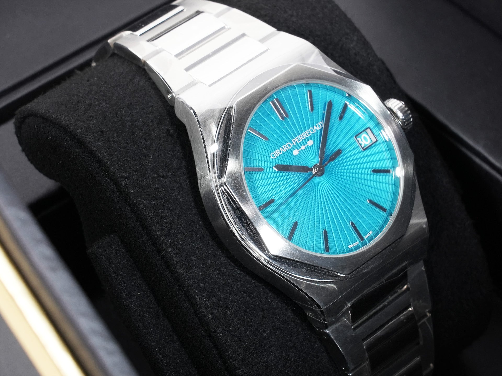 ジラールペルゴ ロレアート ターコイズブルー Ref.81010-11-3659-1GM ステンレススチール ターコイズブルー エナメル文字盤 未使用 fx7z8z7v