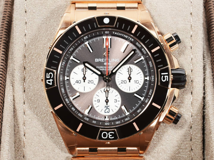 Breitling Super Chronomat B01 44 Ref. RB0136 Red Gold Brown Dial Unused uhm6y8kz