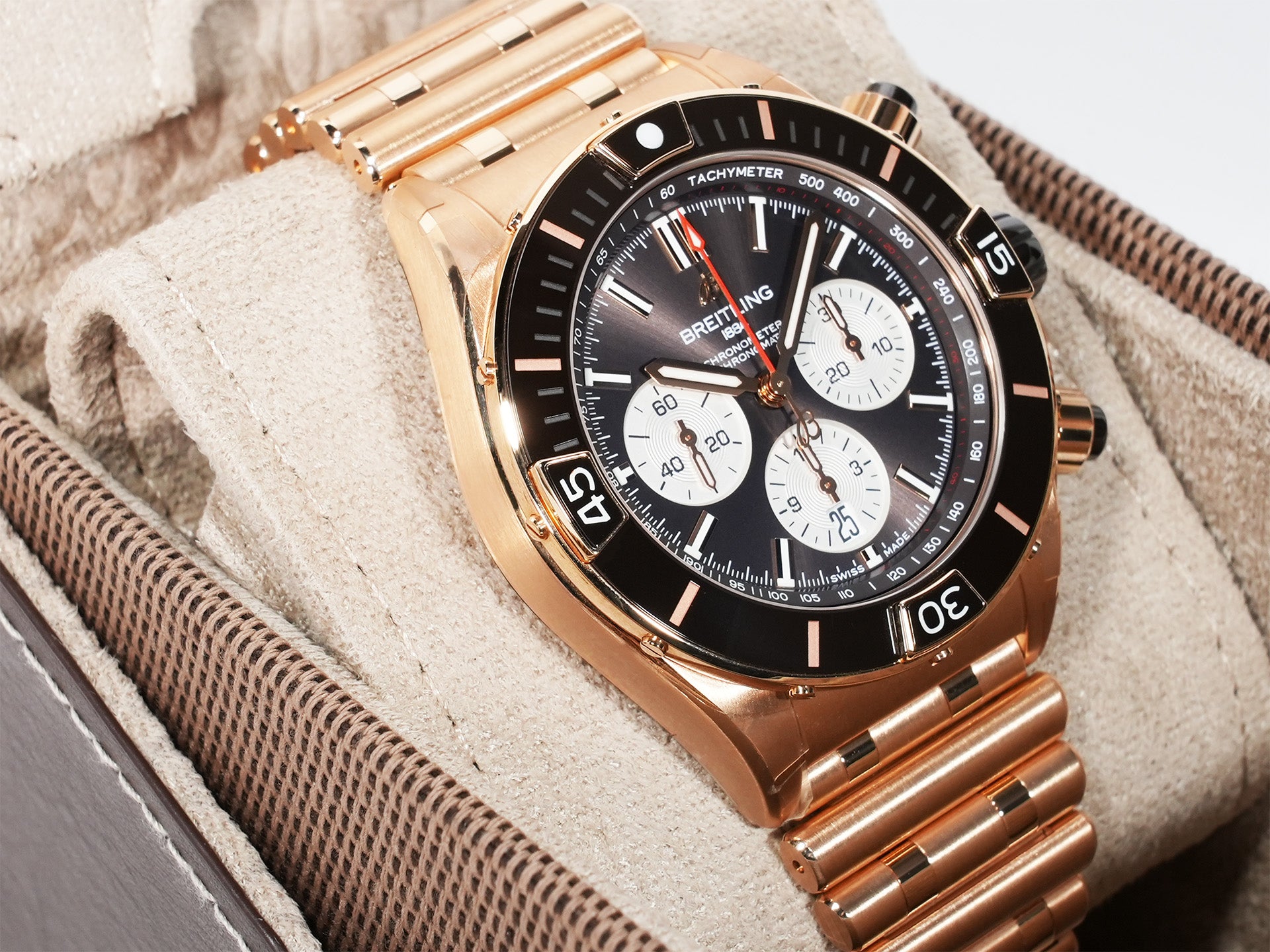 Breitling Super Chronomat B01 44 Ref. RB0136 Red Gold Brown Dial Unused uhm6y8kz